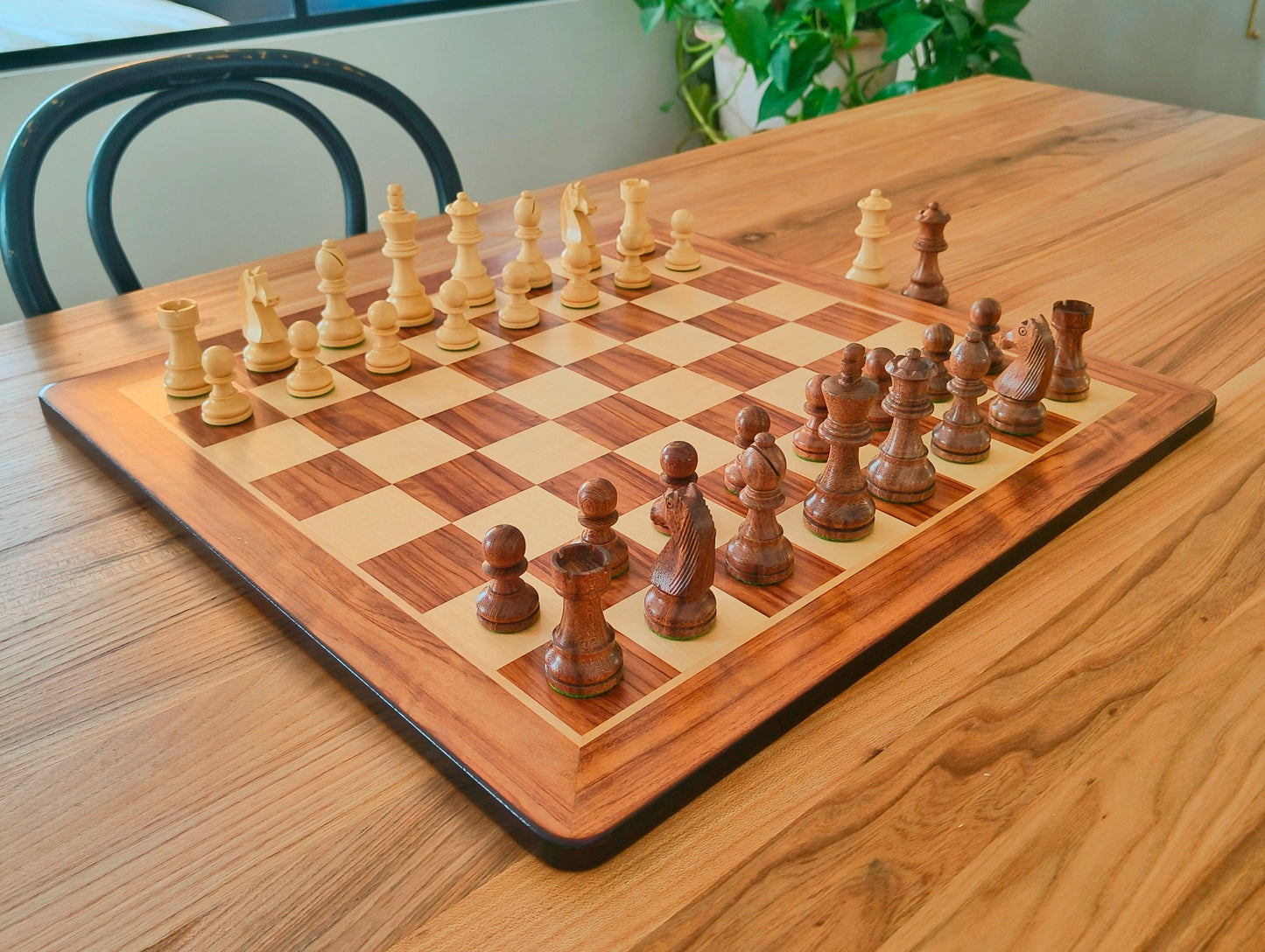 Chess Board ROUNDED & Chess Pieces GERMAN STAUNTON