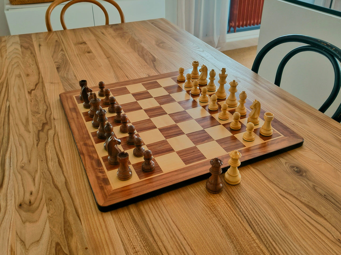 Chess Board ROUNDED & Chess Pieces GERMAN STAUNTON