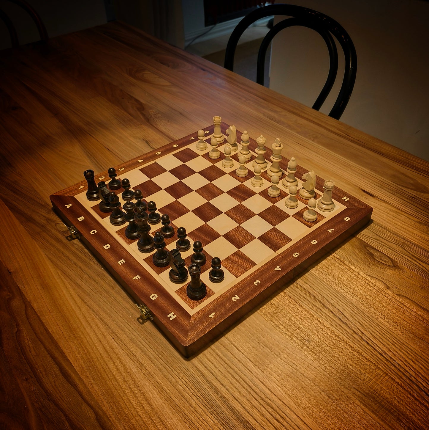 MAHOGANY Magnetic Chess Set